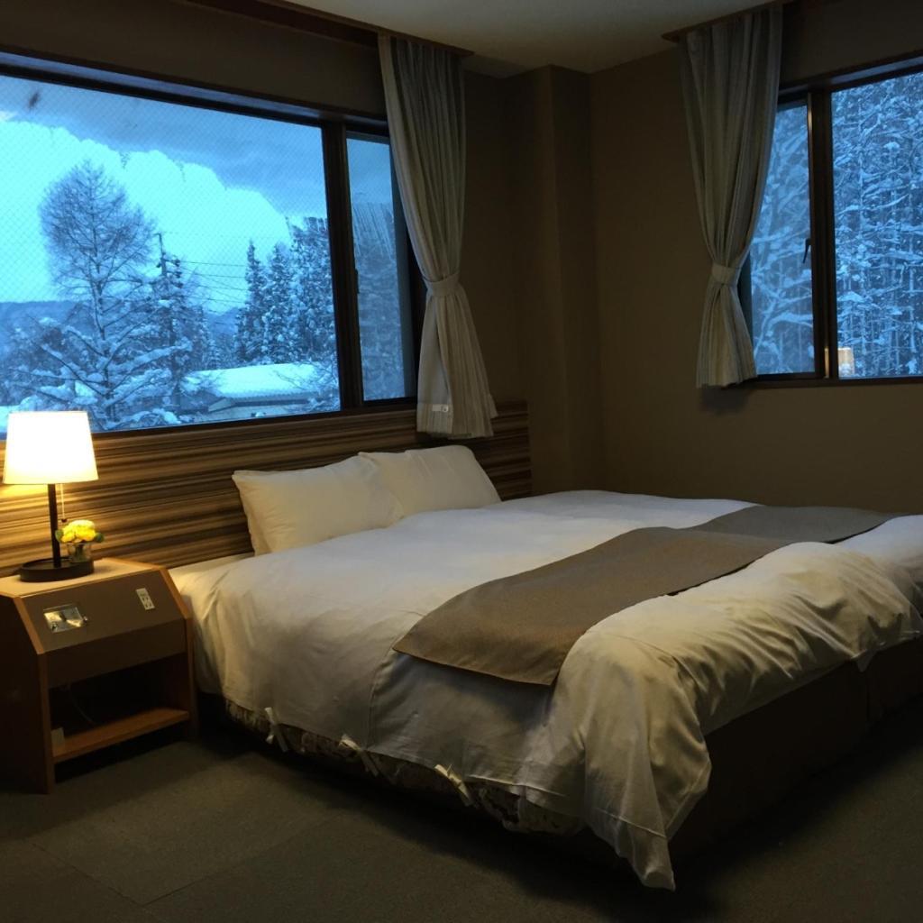 Hakuba Landmark Iwatake Lodge Eksteriør billede